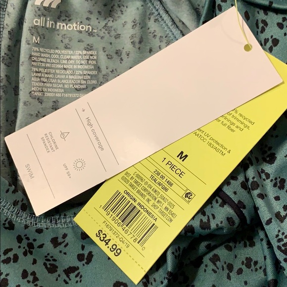 Animal Print Long-sleeve Rashguard - Picture 12 of 13